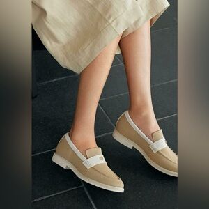 Classic Penny Loafers
VIVAIA
Liana